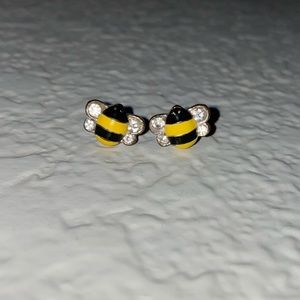 Bee Earrings 🐝 with clear backings.